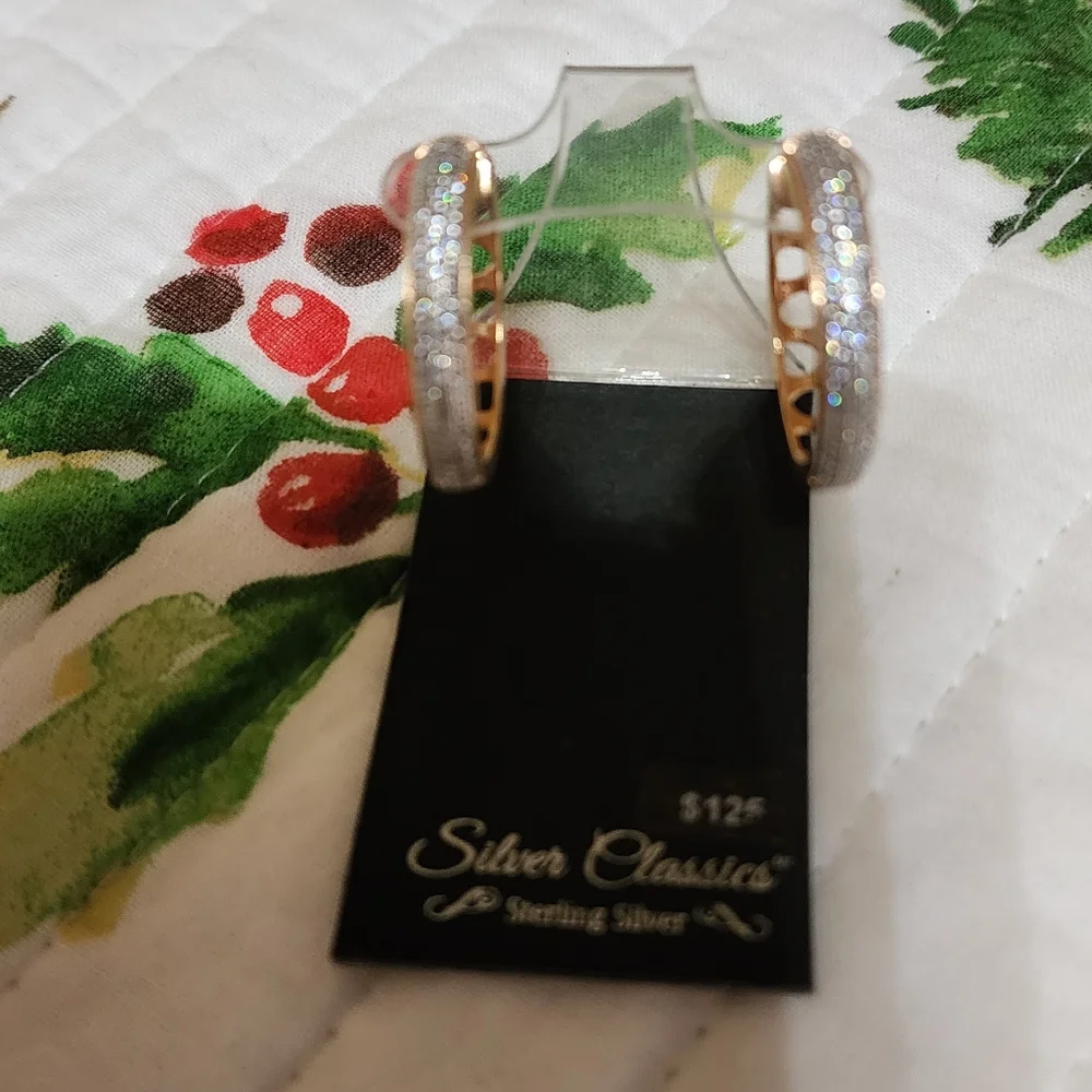 Beautiful Women Earring  New. - Picture 2 of 7